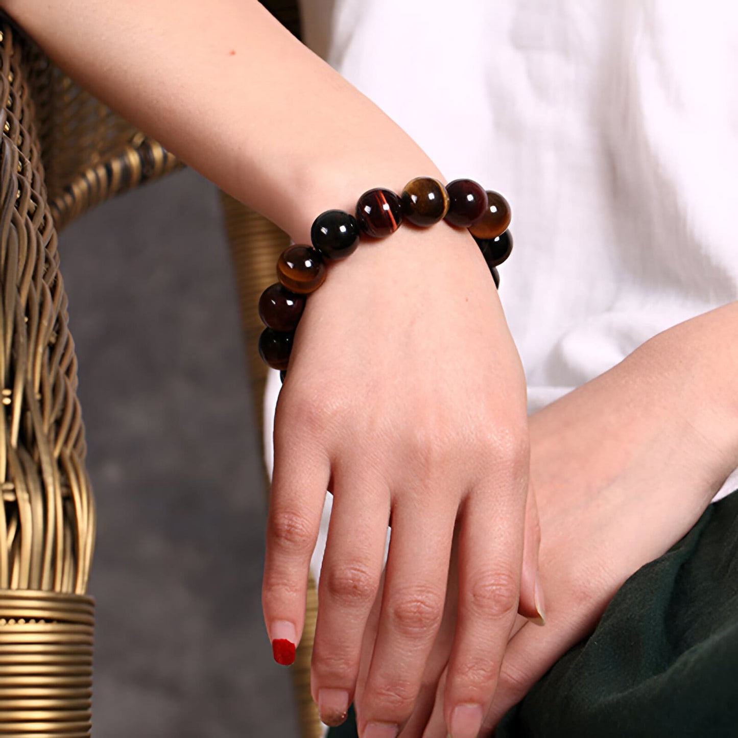 Energiearmband mit Dreifach-Augensteinen