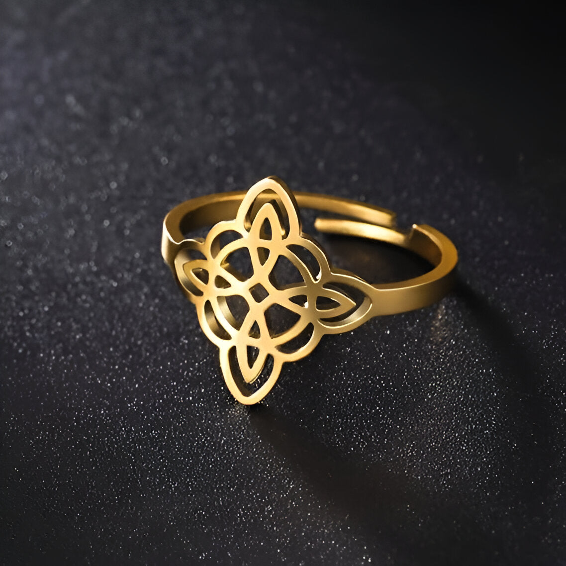 Verstellbarer Schutzring “Ewige Harmonie“ mit Hexenknoten