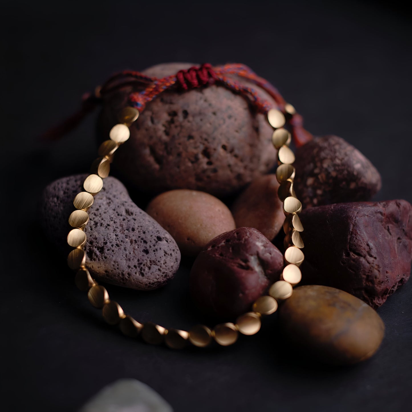 Tibetisches Energiearmband aus Kupferperlen