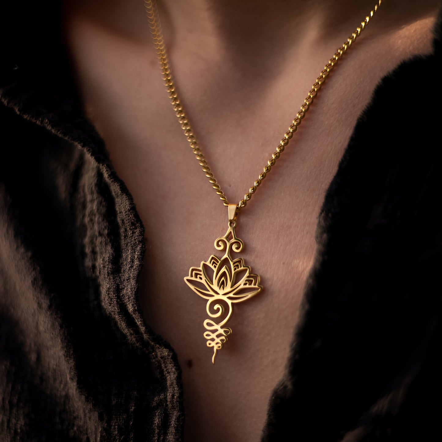 Schmuckanhänger “Lotus Unalome“