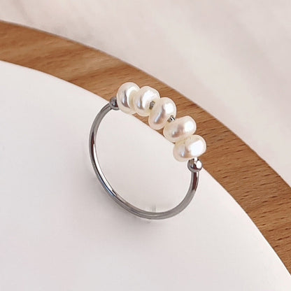 Eleganter Ring mit kleiner Perle