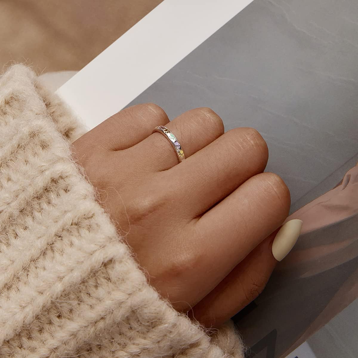 Pfotenprint im Silberband