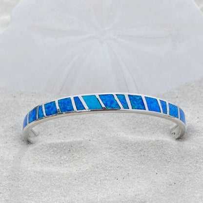 Armband aus blauem und silbernem Opal