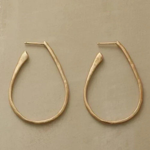 Zeitlose Goldohrringe im Vintage-Design