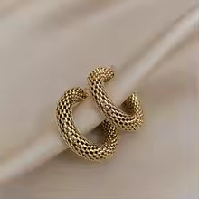 Gold‑Creolen mit edlem Mesh‑Look