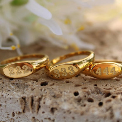 Ring mit einzigartigem Siegel‑Design