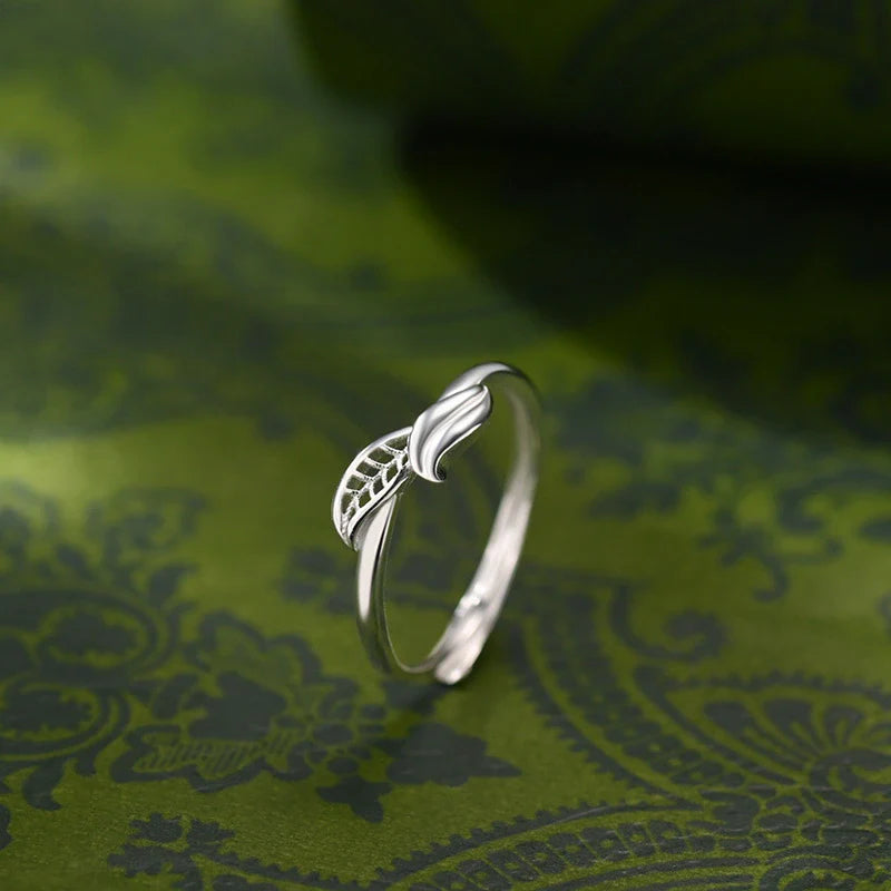 Adjustierbarer Weiden-Blatt-Ring