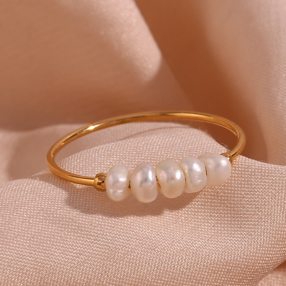 Eleganter Ring mit kleiner Perle