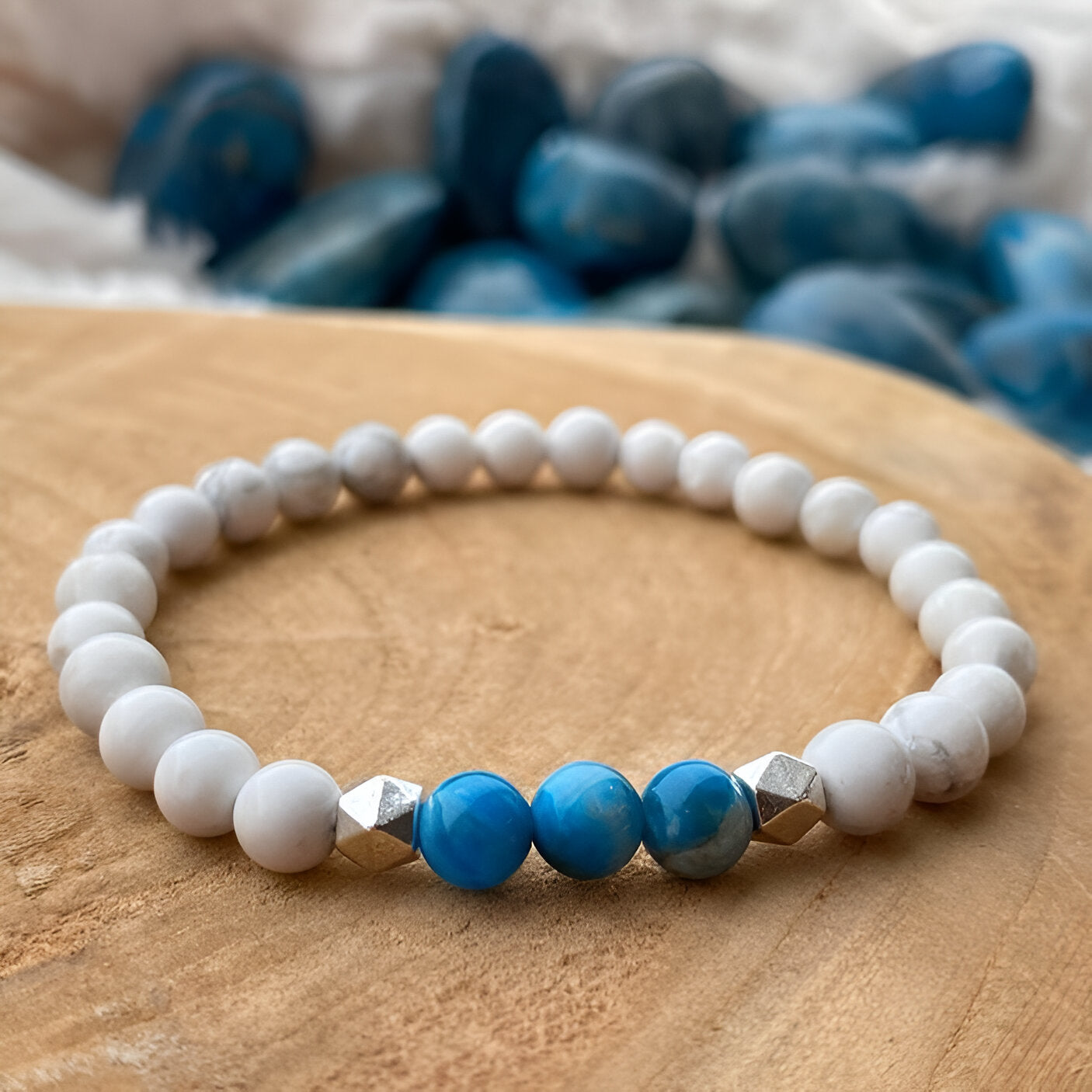 Schlankheitsarmband aus Apatit und Howlith