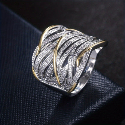 Eleganter mehrlagiger gedrehter Ring