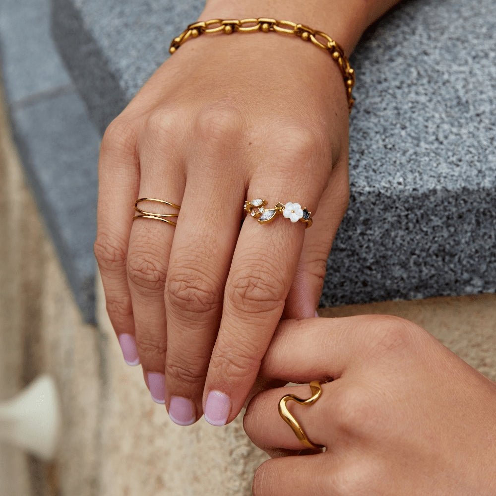 Kristall Weiß Blütenring Gold