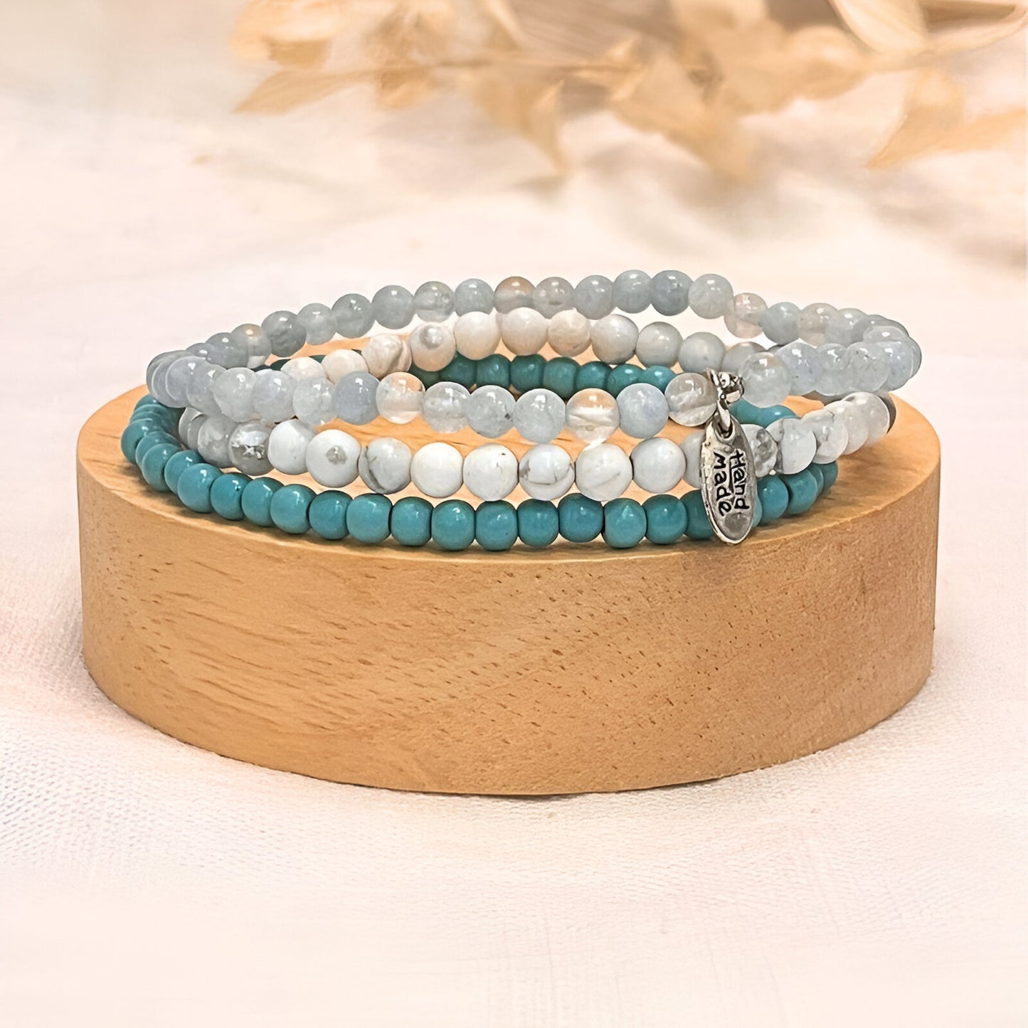 Energiearmband-Set “Ozeanisches Wohlbefinden“ – Türkis, Howlith und Aquamarin