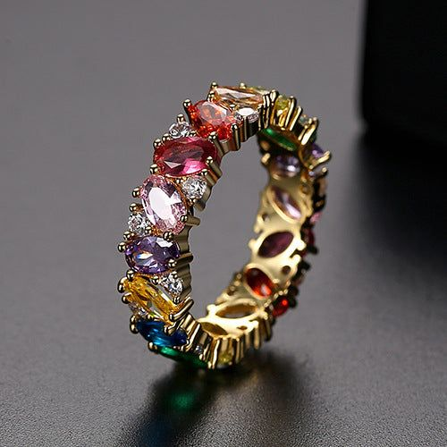 Vintage-Ring mit farbigem Zirkonia