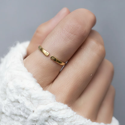 VERSTELLBARER INITIALEN RING
