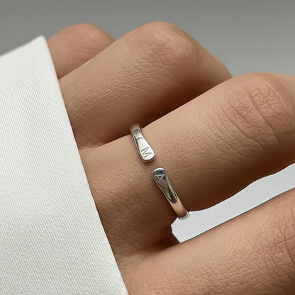 VERSTELLBARER INITIALEN RING