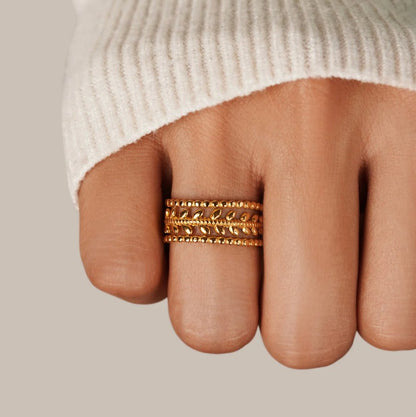Goldene Blatt-Schicht Ring“