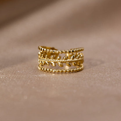 Goldene Blatt-Schicht Ring“